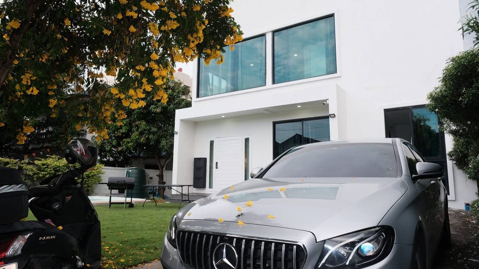 House, 6 Bedrooms, Smoking, Private Pool | Property grounds