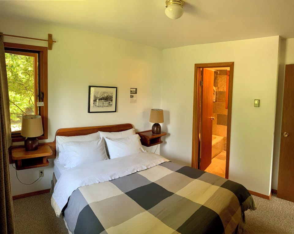 Cedarbrook Cottage | 1 bedroom, premium bedding, down comforters, minibar