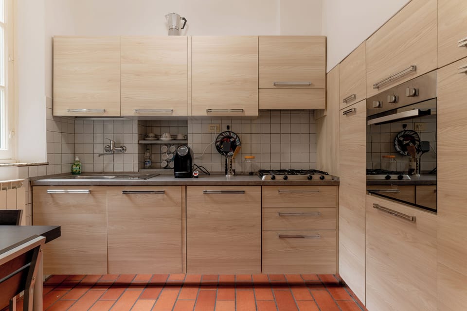 Apartment, City View | Private kitchen | Electric kettle, toaster