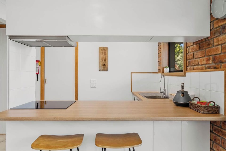 Frankie
12 years on Airbnb Rating, 5 stars
,·December 2025
Beautiful view from the kitchen and balcony, clean and comfortable