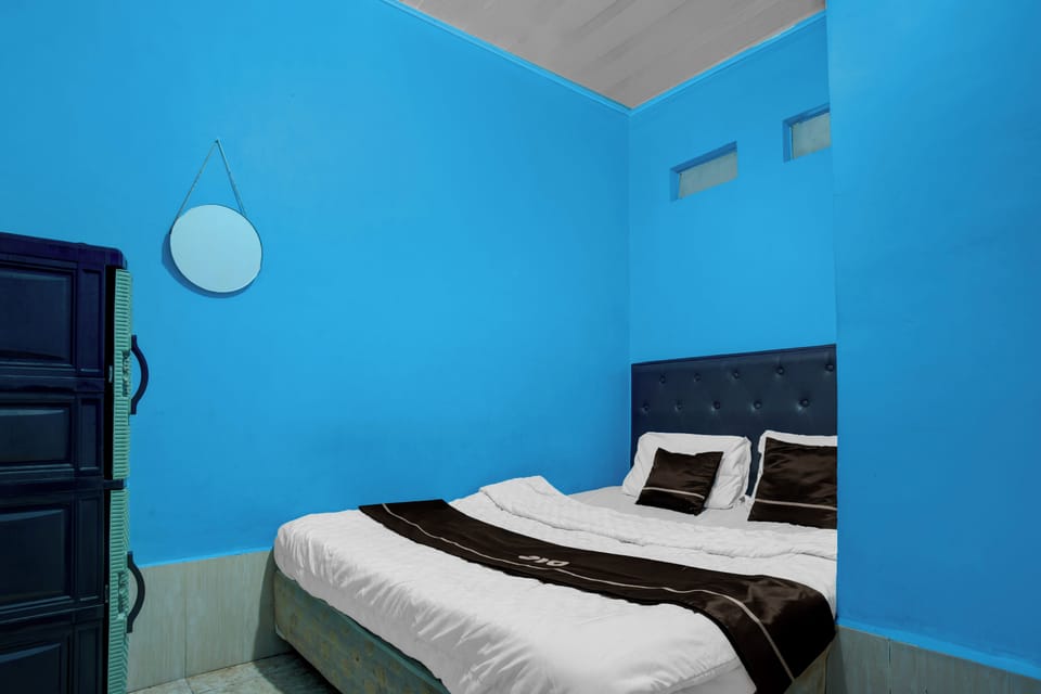 Standard Double Room | WiFi (free), bed sheets