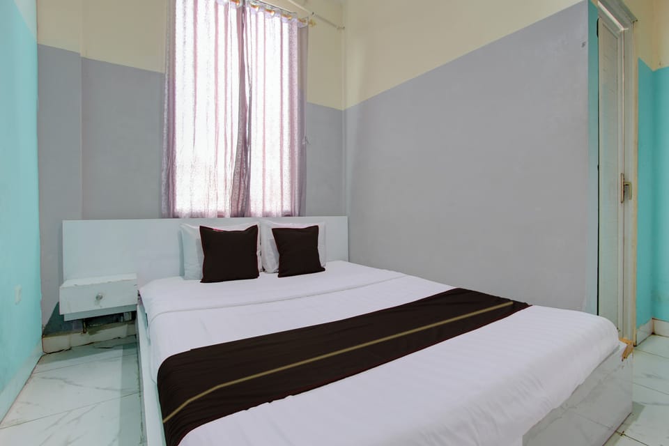 Standard Double Room | Free WiFi, bed sheets