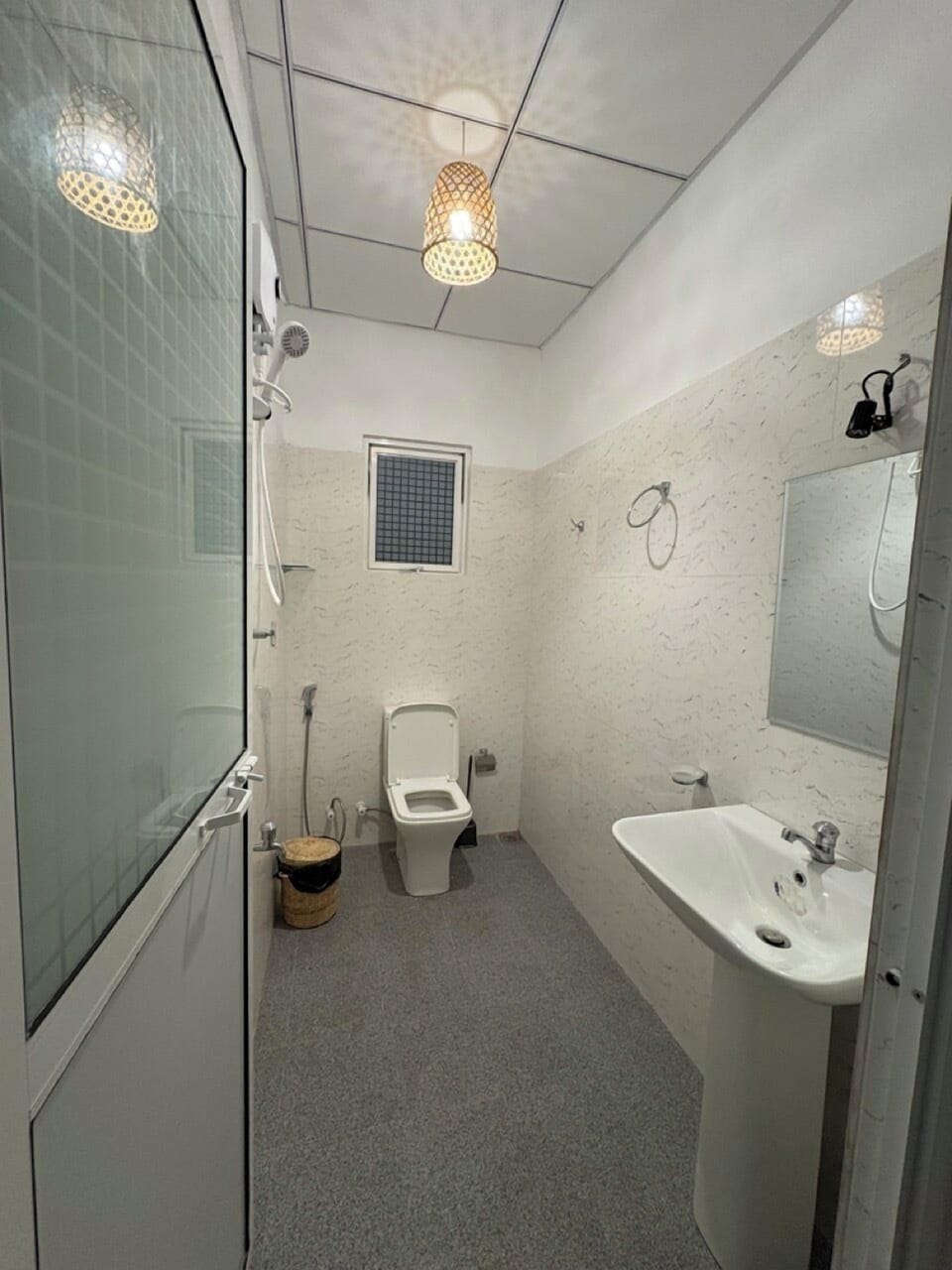 Deluxe Double Room, Garden View | Bathroom | Shower, towels, toilet paper