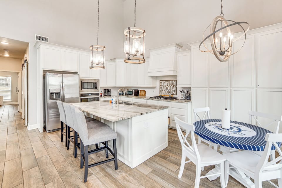 House (4 Bedrooms) | Interior