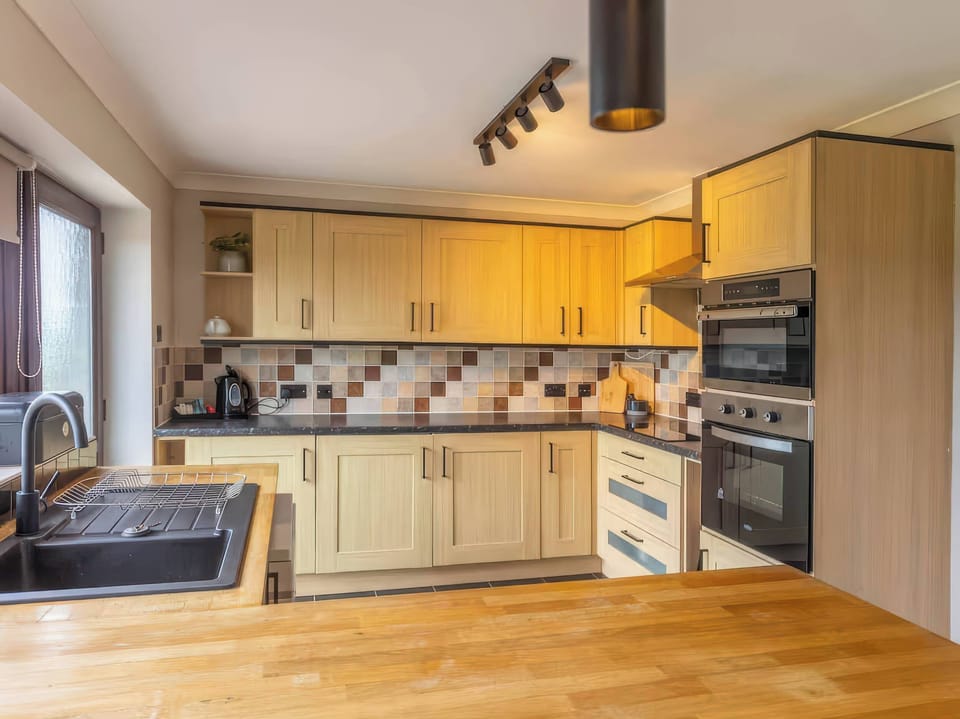 Fridge, microwave, dishwasher, toaster