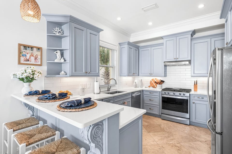 Large Open Kitchen w/ Bar seating for 3