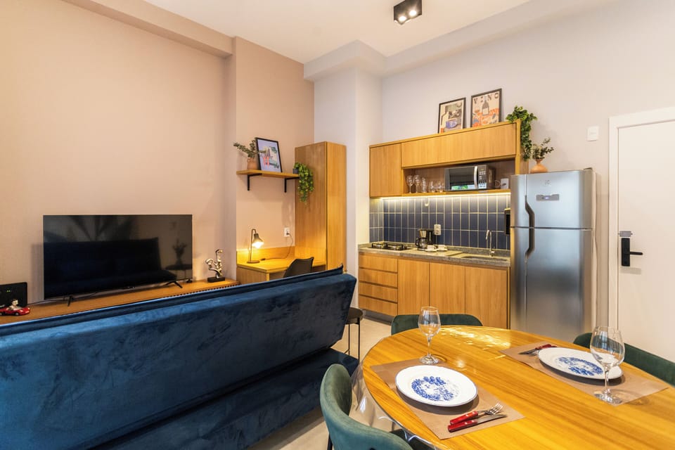Apartment | Living room | Flat-screen TV