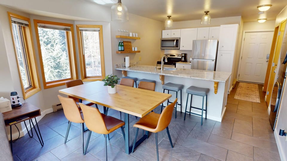 Dining Table Seats 6