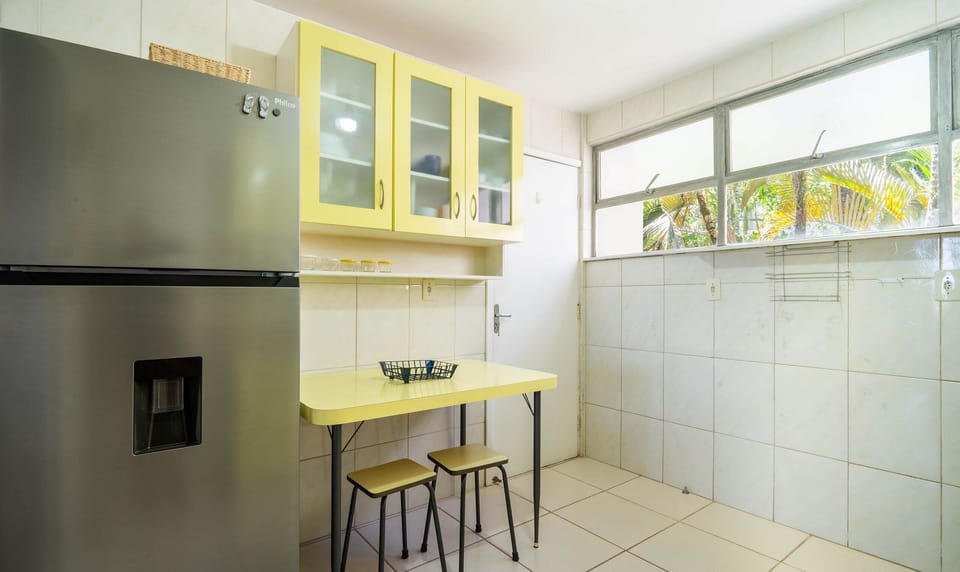 Basic Apartment | Dining