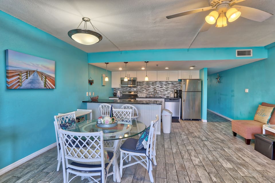 Kitchen/Dining Area
