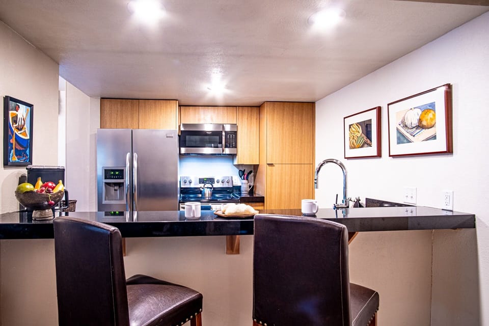 Condo, Multiple Beds, Fireplace, Mountain View (Sun Valley Condo 139) | Private kitchen | Dining tables