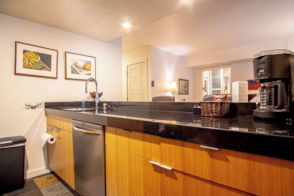 Condo, Multiple Beds, Fireplace, Mountain View (Sun Valley Condo 139) | Interior