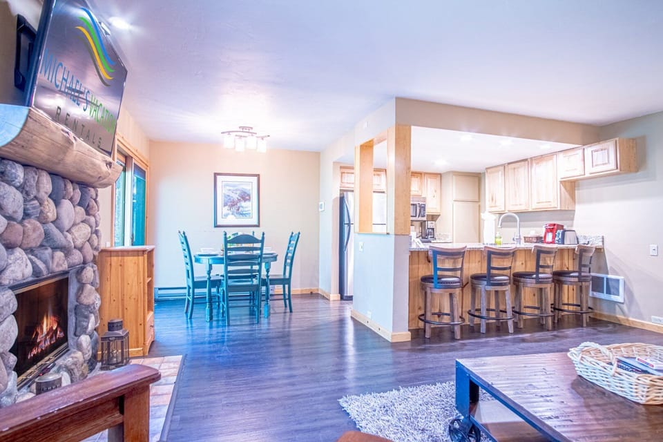 Condo, Multiple Beds, Balcony, Mountain View (Sun Valley Condo 113) | Interior
