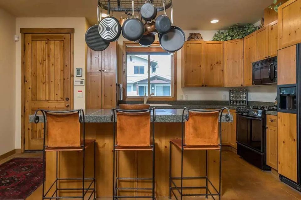 Condo, Multiple Beds, Patio, Mountain View (110 Flower Drive D) | Private kitchen | Dining tables