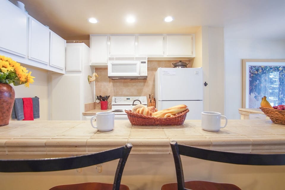 Condo, Multiple Beds, Patio, Mountain View (Sun Valley Condo 101) | Private kitchen | Dining tables