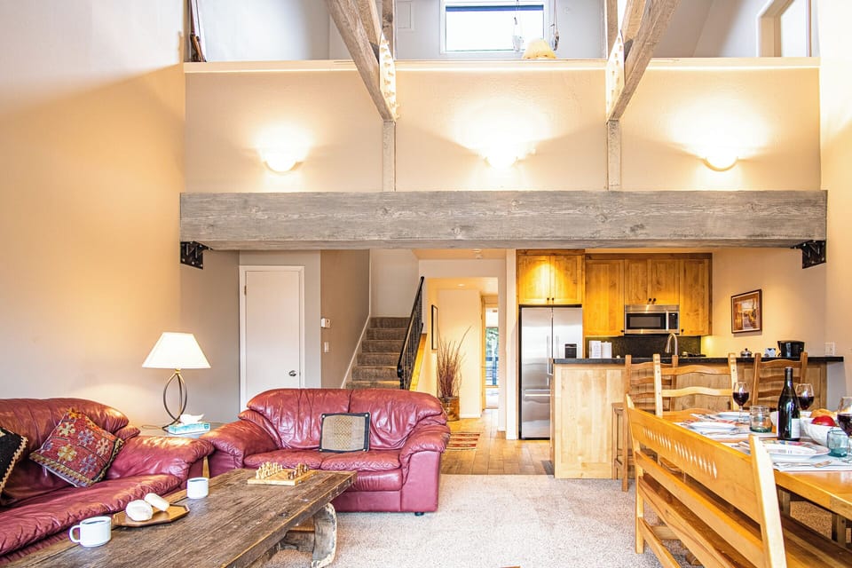 Condo, Multiple Beds, Patio, Mountain View (Bigwood C21) | Living area | 42-inch flat-screen TV with digital channels