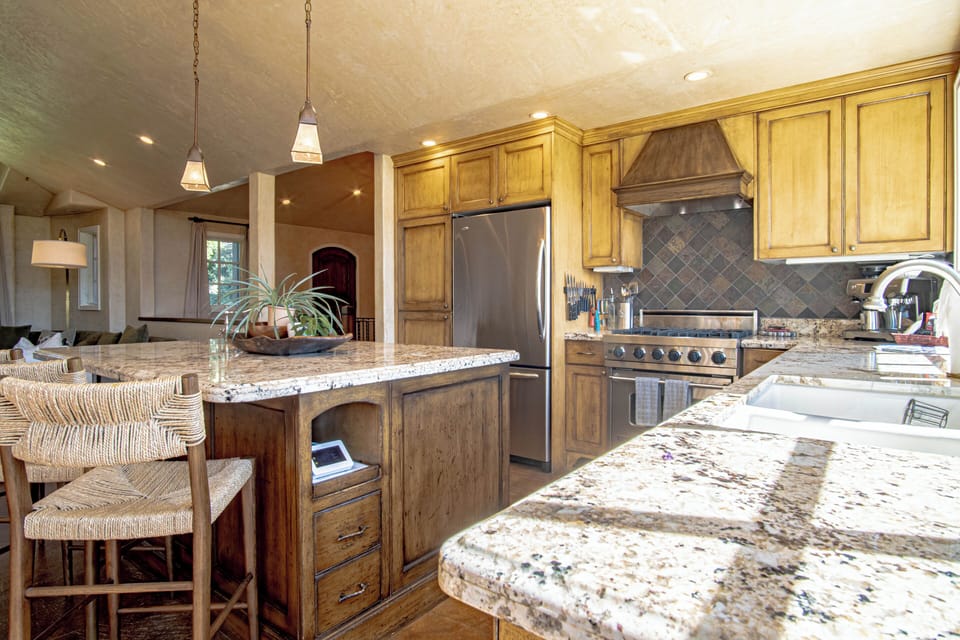House, Multiple Beds, Patio, Mountain View (Chateau Du Soleil) | Private kitchen | Dining table