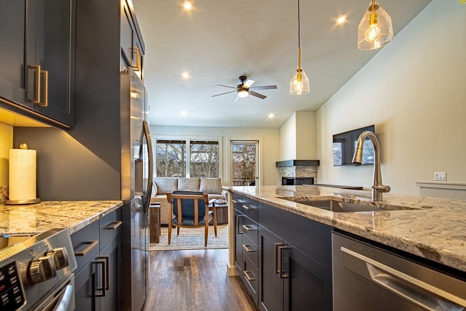 Condo, Multiple Beds, Patio, Mountain View (Warm Springs Retreat) | Interior