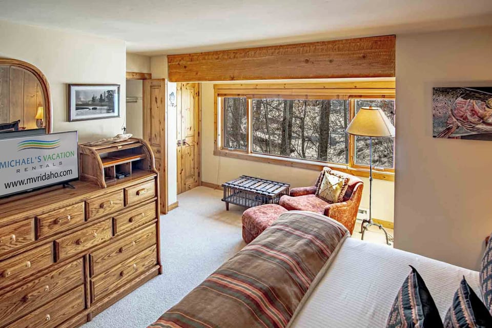 Andora Alpine Retreat - 2BD in Downtown Ketchum Apartment in Ketchum