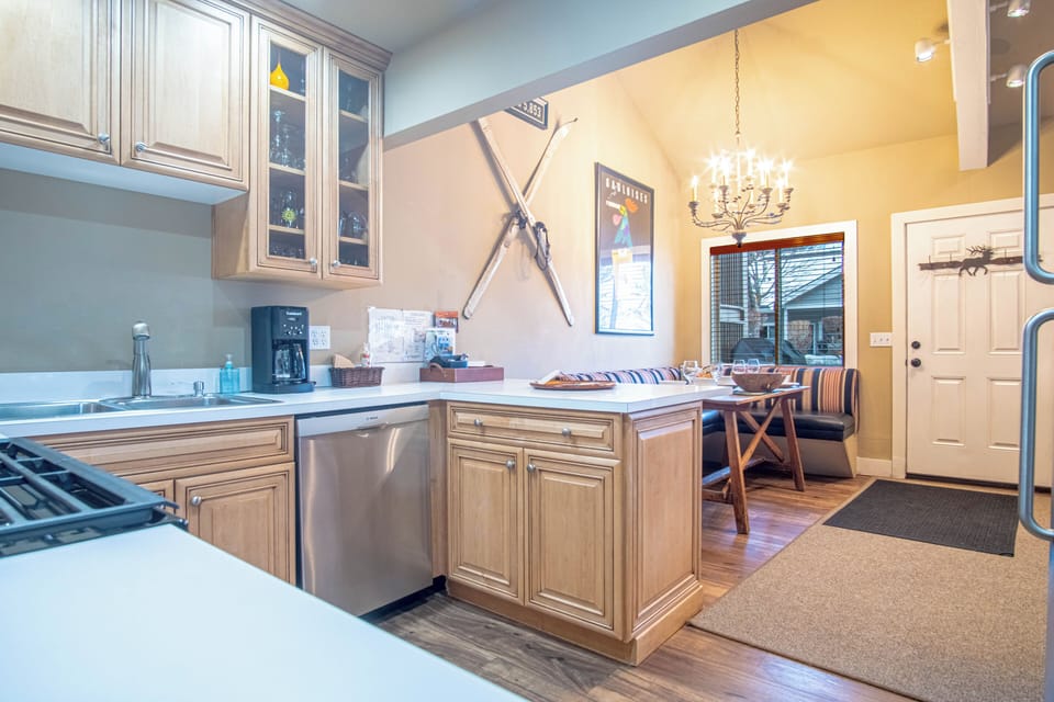 Condo, Multiple Beds, Patio, Mountain View (Parkside Condo 225A) | Interior
