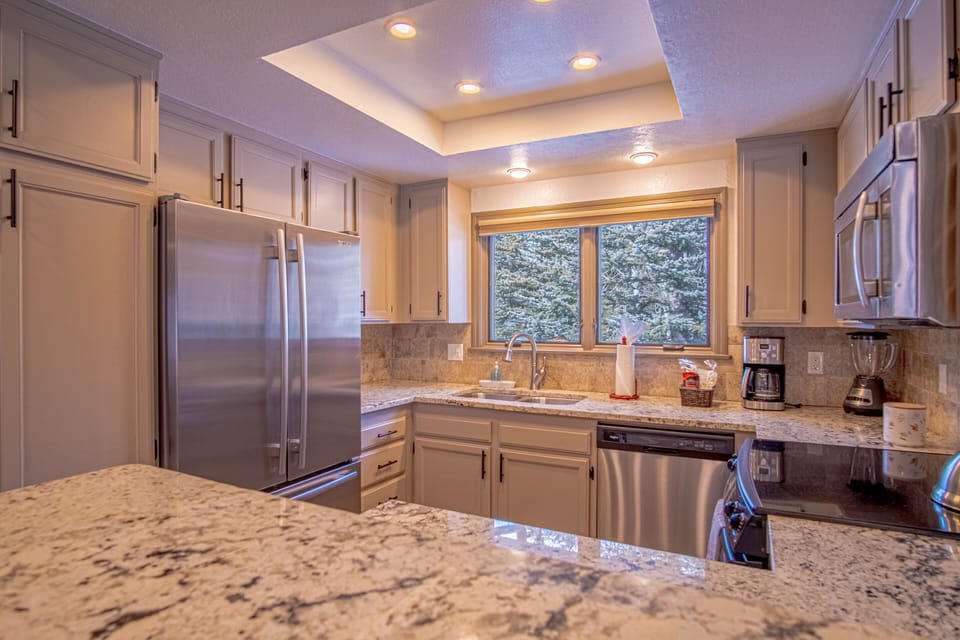Condo, Multiple Beds, Patio, Mountain View (Ridge Condo 2601) | Private kitchen | Dining tables