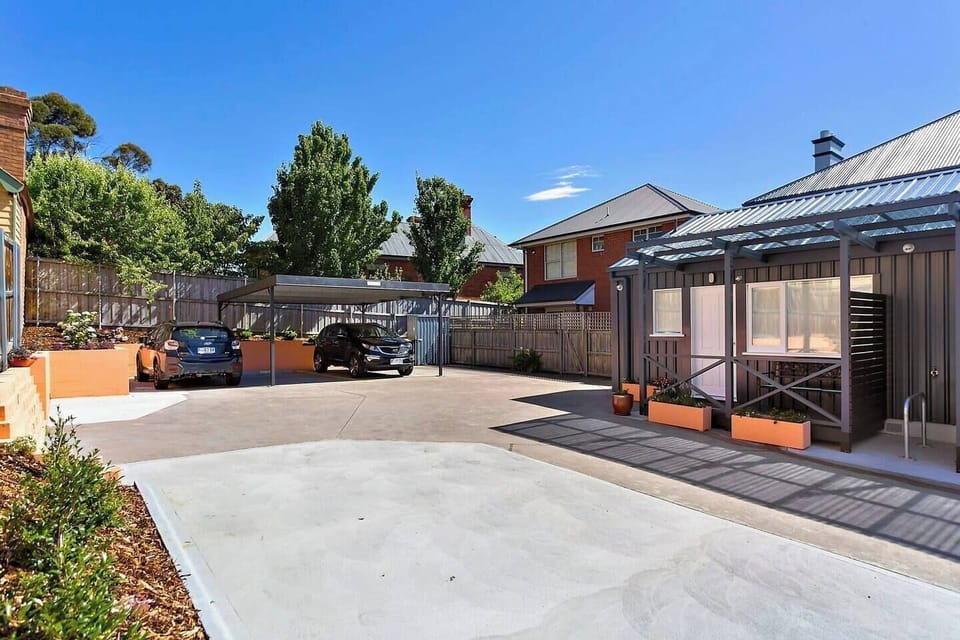 This apartment is situated in a building with two other rental units and offers free street parking.
