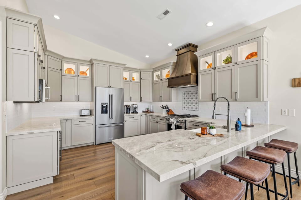 Everything you need to cook, gather, and connect on your luxurious Flagstaff getaway! 