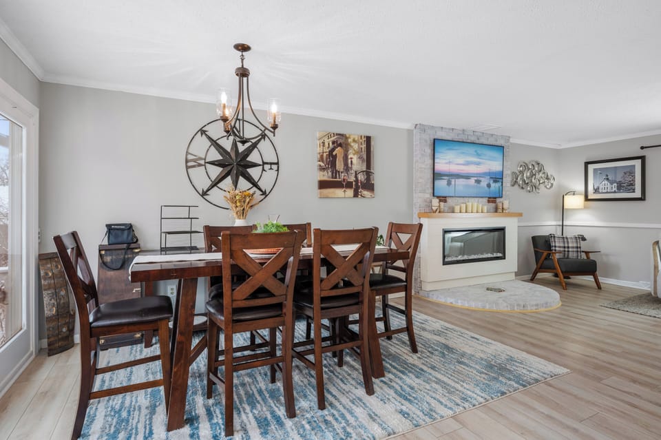 View of Bay or turn Frame picture to game or Cartoons.