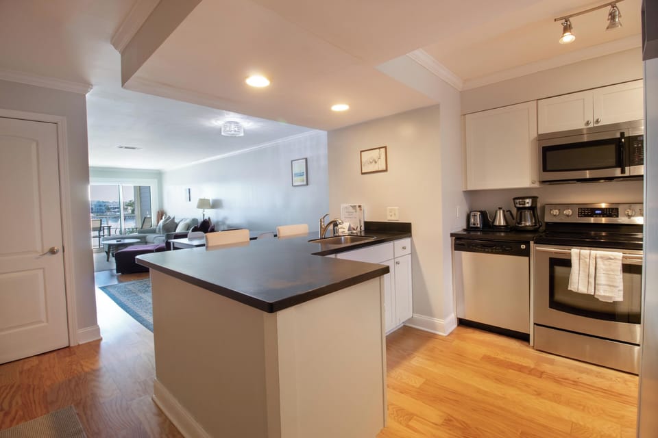 Intracoastal Cove Kitchen