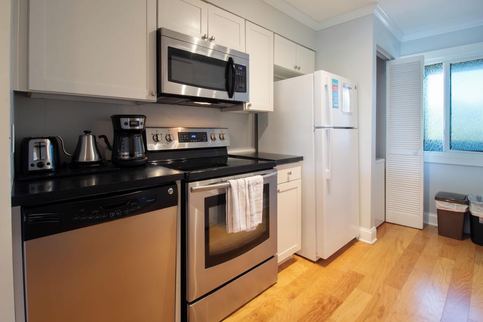 Intracoastal Cove Kitchen