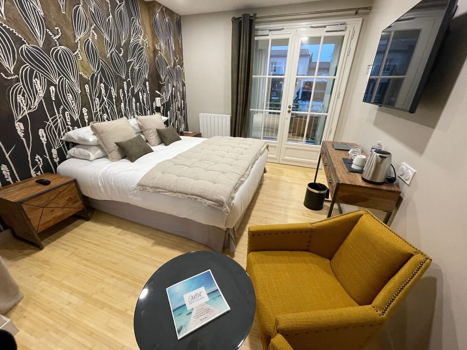 Superior Double Room | Premium bedding, free WiFi, bed sheets