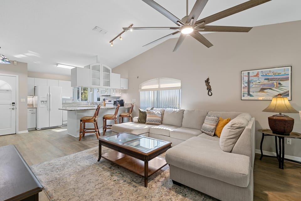House, Multiple Beds (Luxury Beachside) | Living area