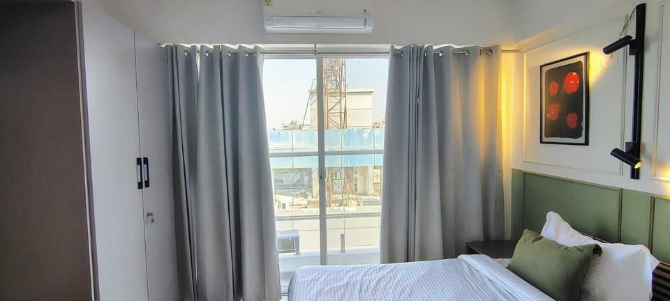 Luxury Studio Suite | Balcony view