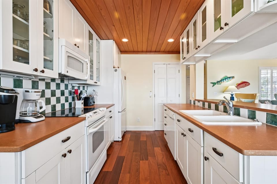 Kitchen at 39 Lands End