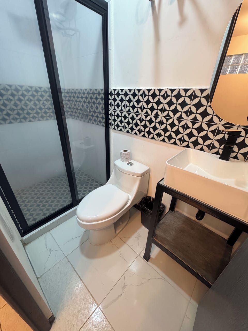 Economy Double Room, 1 Double Bed, No Windows | Bathroom | Shower, free toiletries, towels, soap