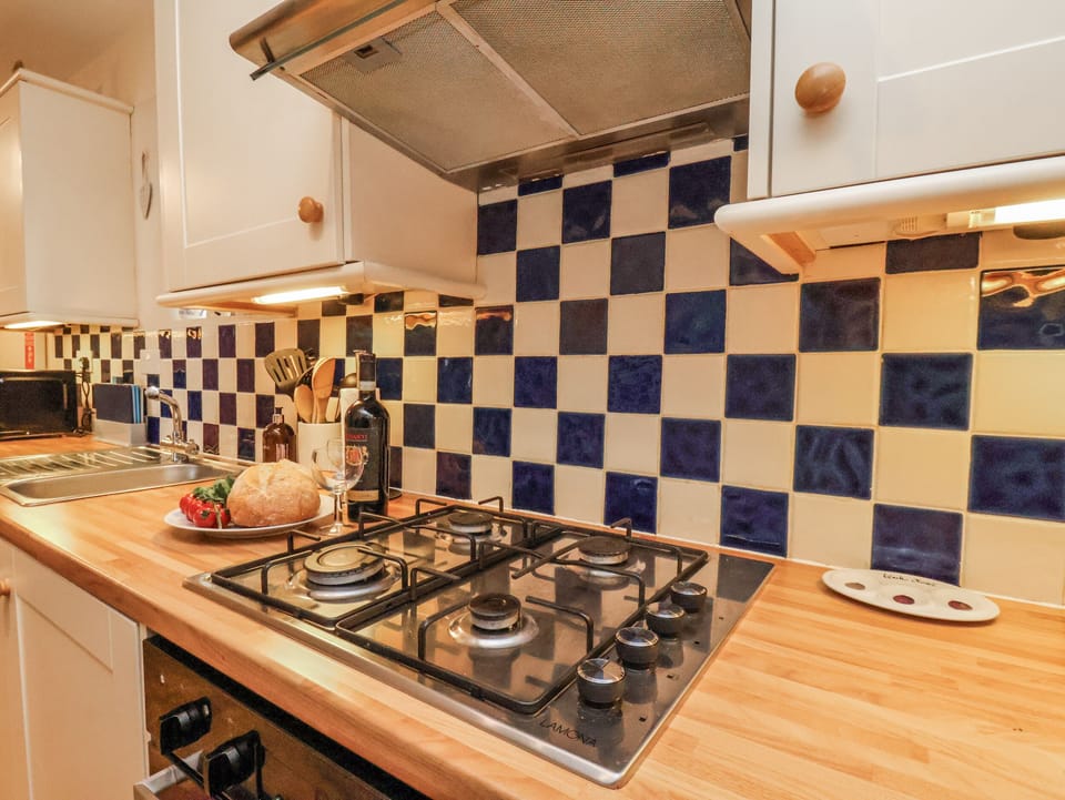 Dishwasher, cookware/dishes/utensils
