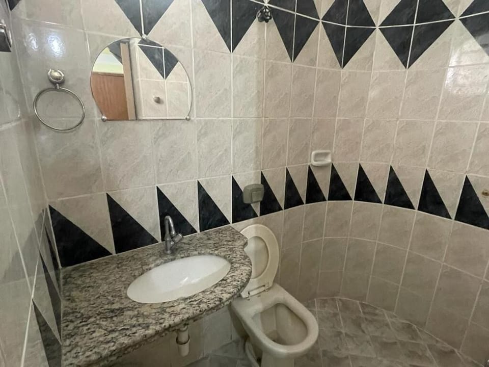Single Room | Desk, soundproofing, iron/ironing board