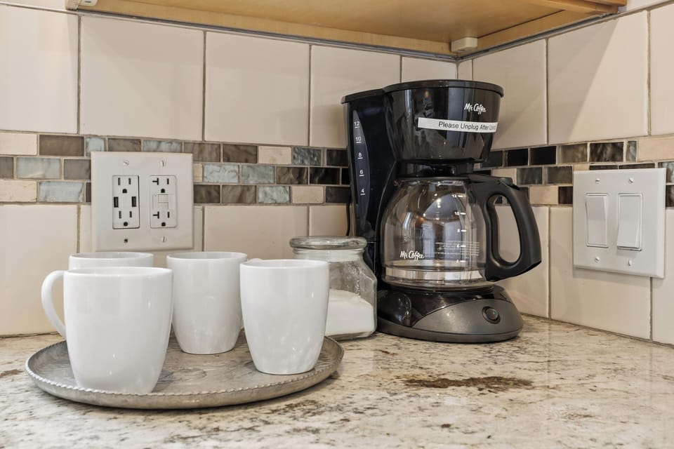 Regular drip coffeemaker, French press and coffee grinder available!