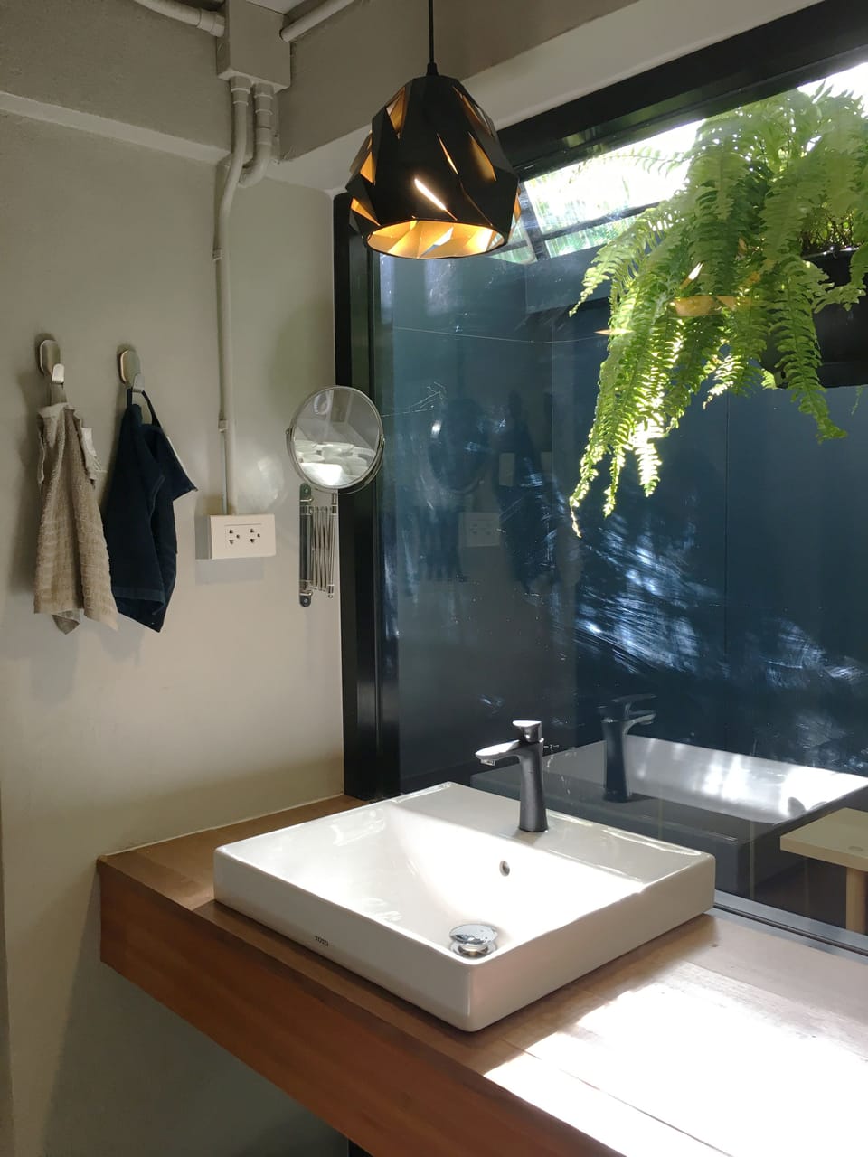 Bathroom sink