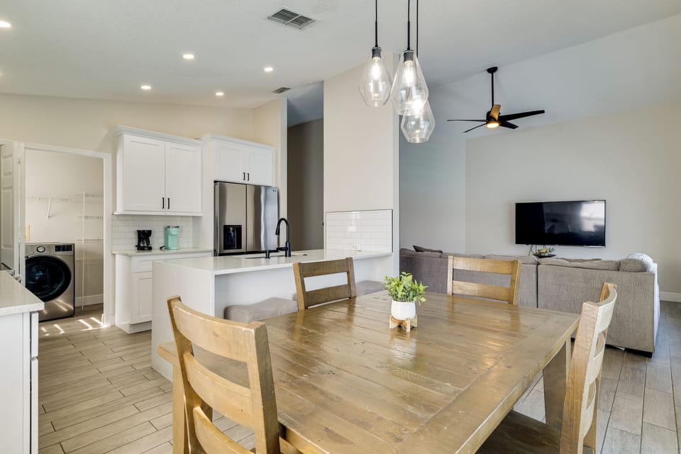 Dining Area | Dishware/Flatware