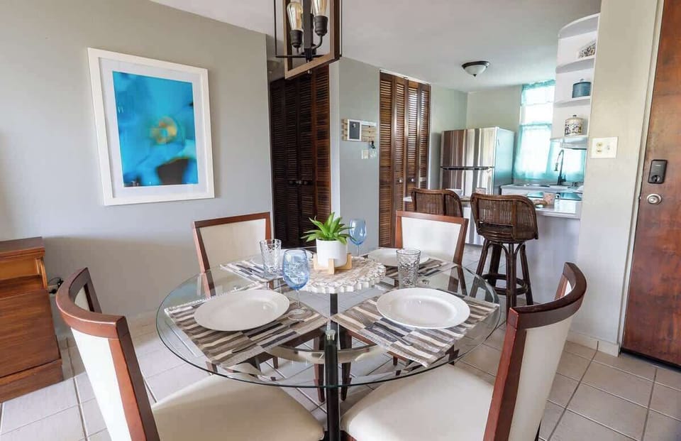 Apartment, Multiple Beds, Kitchen, Pool View (A24828-CEI-COR102) | 3 bedrooms, individually decorated, individually furnished, bed sheets