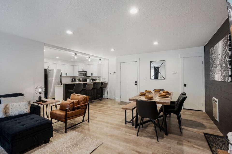 Living Room & Dining Area: Modern design meets functionality with stunning views and stylish comfort!