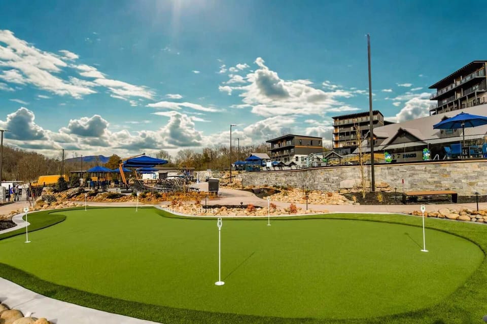 Sink a few practice putts on the resort green whenever the mood strikes — it's a two-minute walk from the front door.