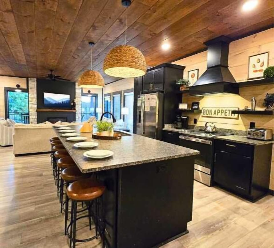 Gourmet Kitchen - Cook up memories in this stylish space with modern appliances and inviting design!