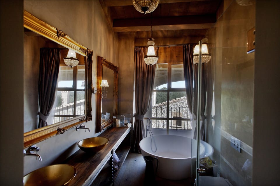 Deluxe Room | Bathroom | Separate tub and shower, designer toiletries, hair dryer, bathrobes