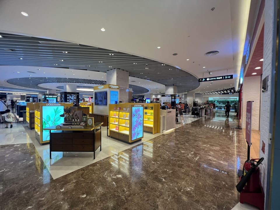 Shopping mall