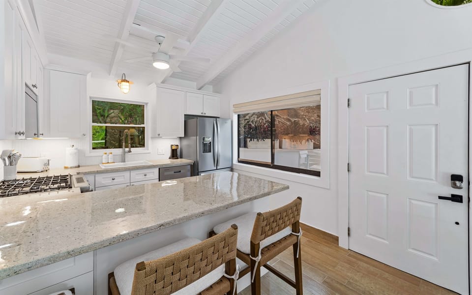 The entryway leads right into your beautiful, fully up-to-date kitchen