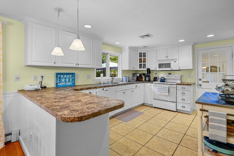 Fully equipped kitchen