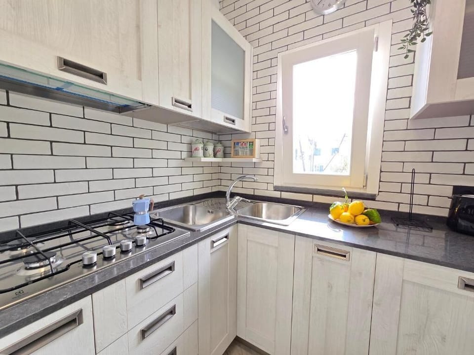 Luxury Duplex, City View | Private kitchen | Fridge, microwave, oven, stovetop