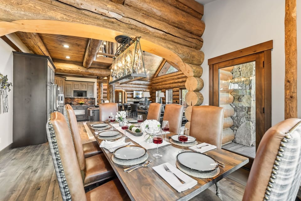 Dining area: Table seating for 8, bar with 3 stools